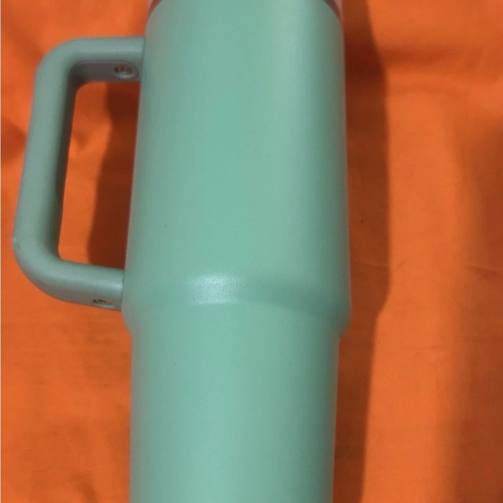 Stanley 30 OZ Tumbler The Quencher H2.0 FlowState In Jade
